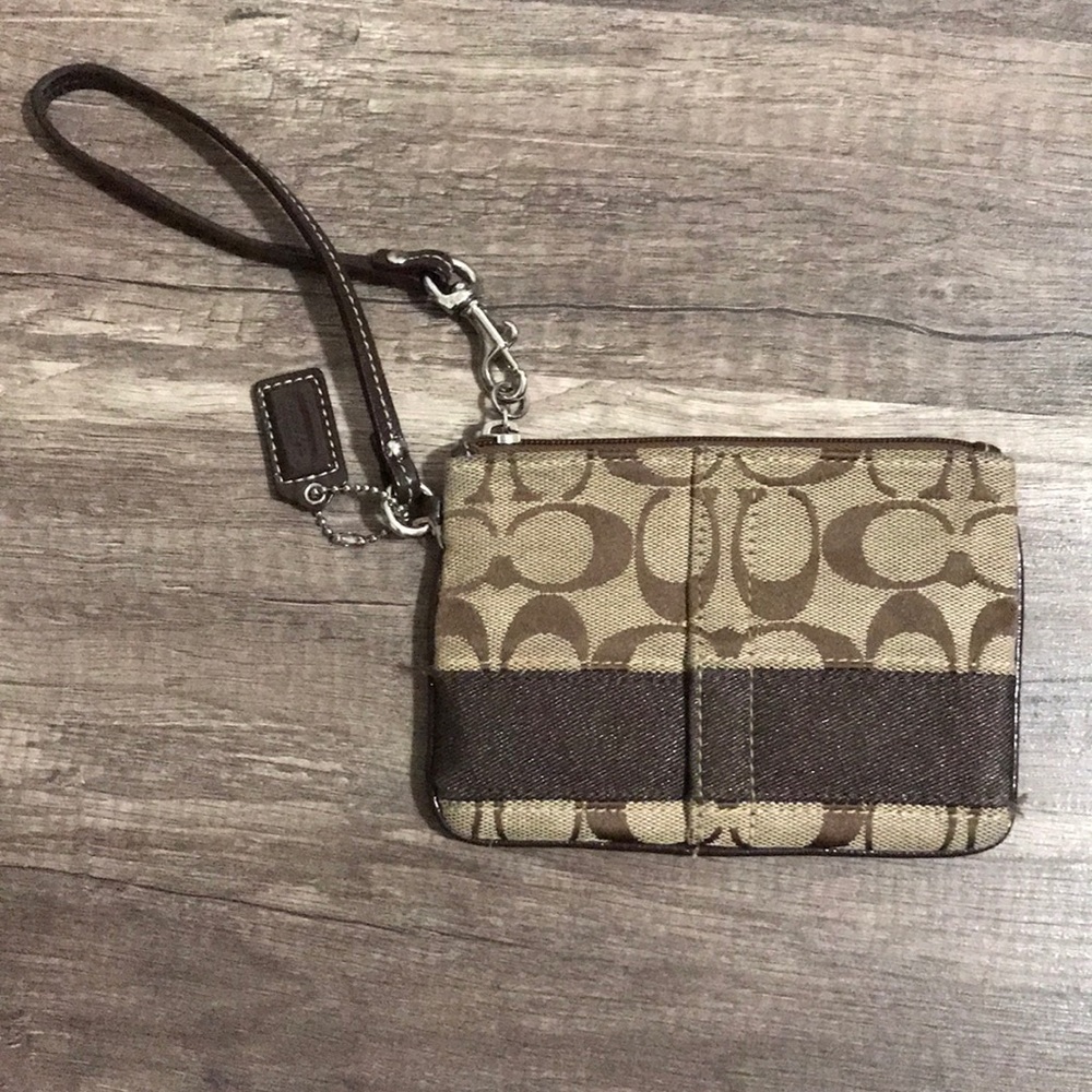 Coach Wristlet - Picture 3 of 8